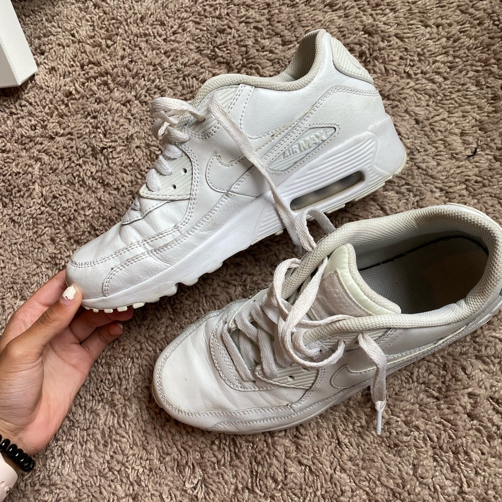 white nike air max